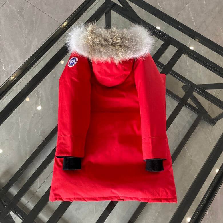Résultat de l'évolution emblématique de la marque Canada G00se Femme, la Doudoune Canada G00se Femme est un témoignage de l'engagement de Canada G00se à combiner style,