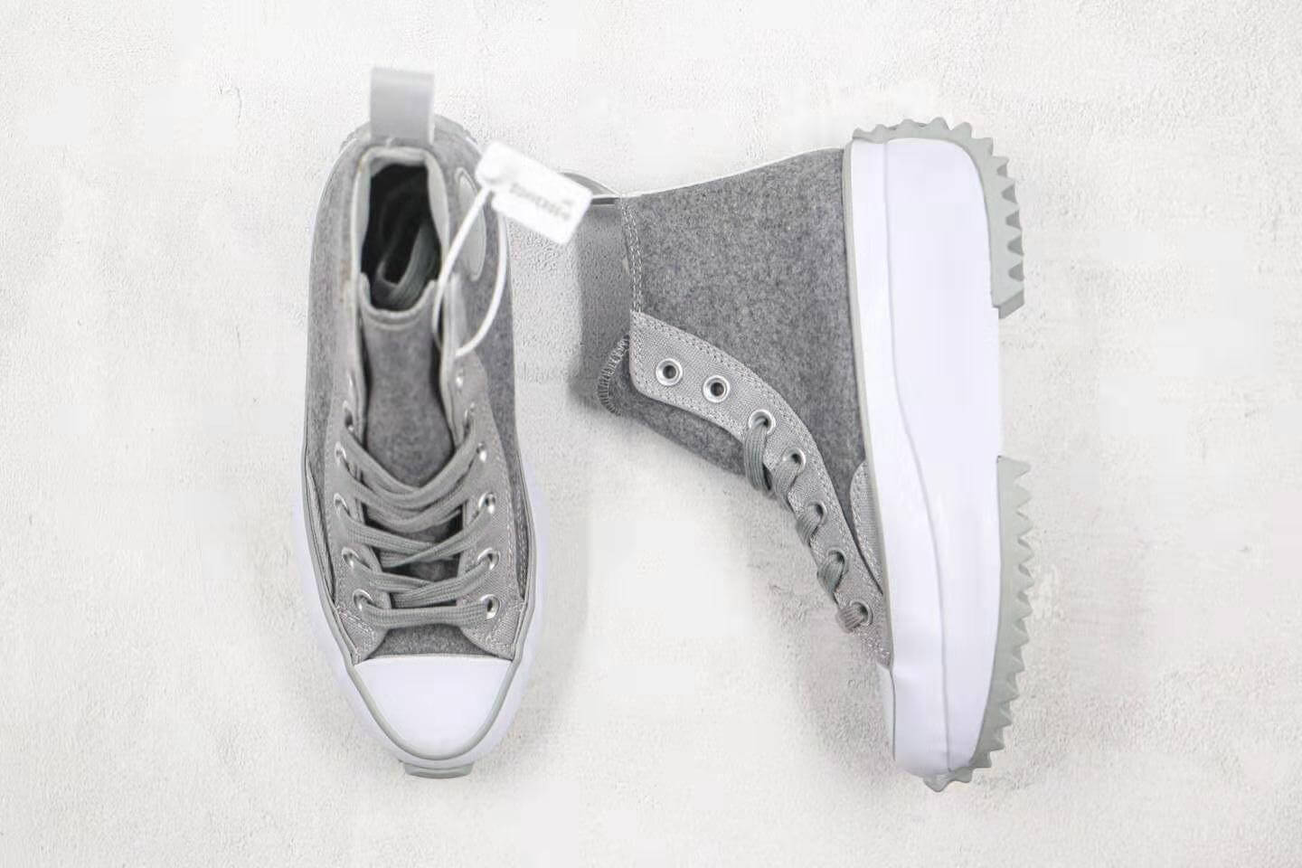Premièrement : Les baskets Converse Femme se distinguent par leur design iconique et leur esthétique vintage.
