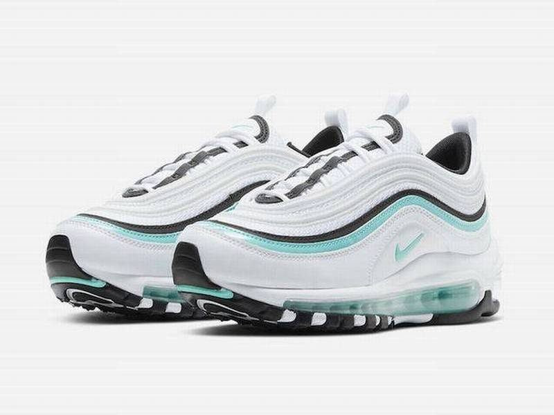 Les baskets Nike Air Max 97 Femme  sont des pièces maîtresses de la mode. Avec un look décontractée style iconique tendance olution emblématique de la ligne Nike, les Nike Air Max 97 sont un témoignage de l'engagement de Nike à combiner style et innovation.