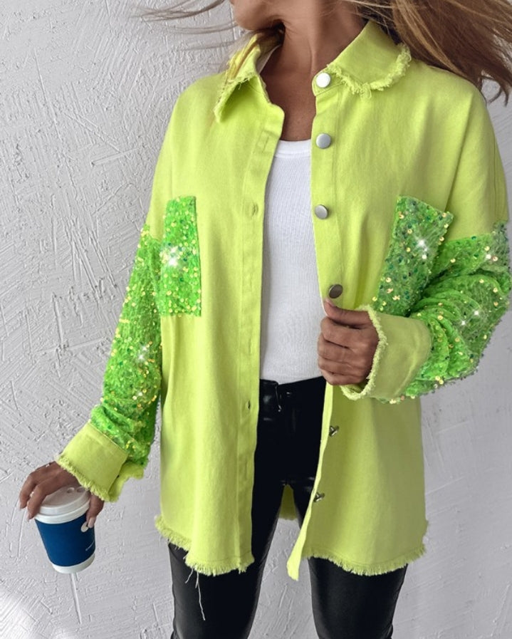 Premièrement : Apportez une touche d’éclat à votre look avec cette Veste décontractée à paillettes et patchwork à manches longues avec bouton sur le devant et ourlet brut femme 
