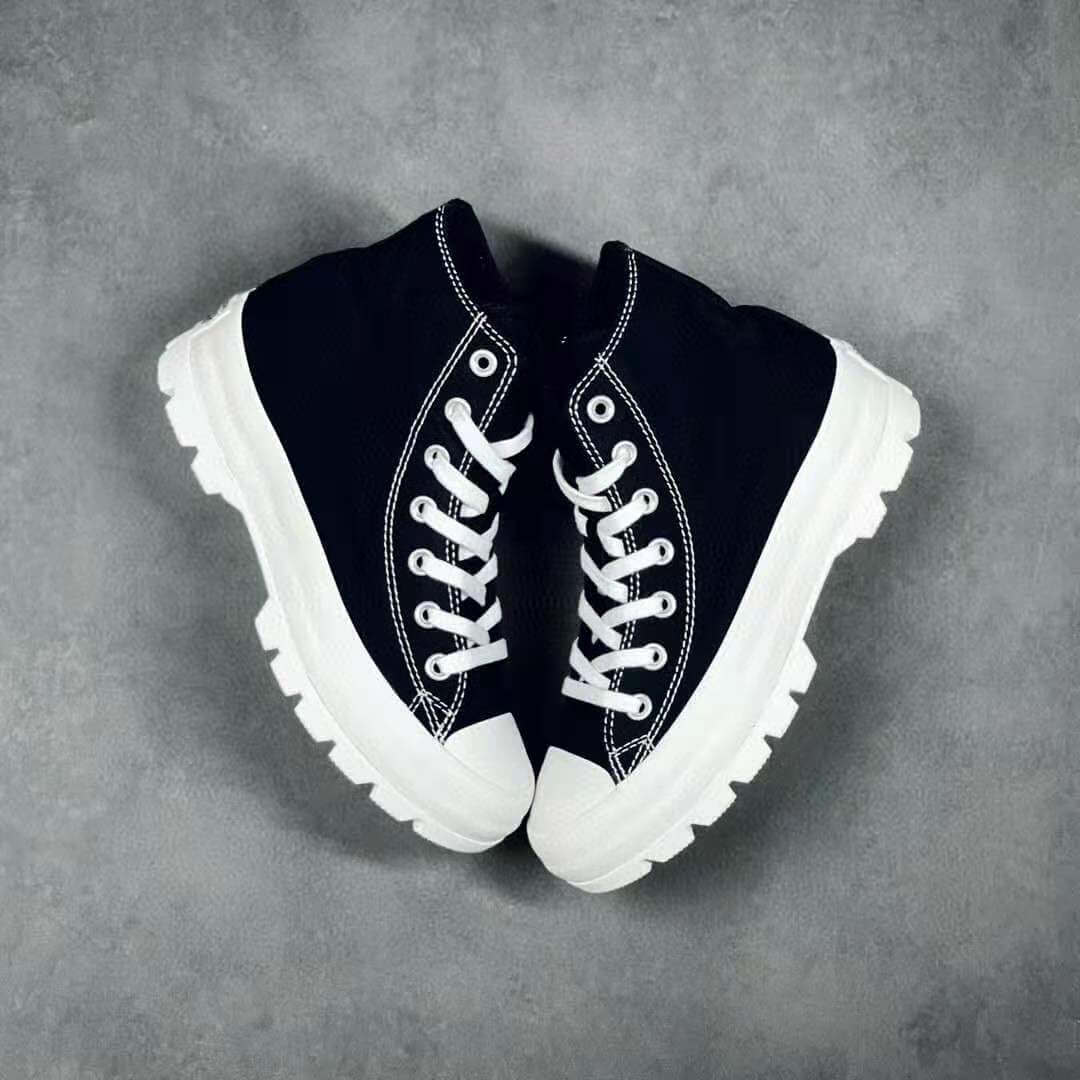 Premièrement : Les baskets Converse Femme se distinguent par leur design iconique et leur esthétique vintage.