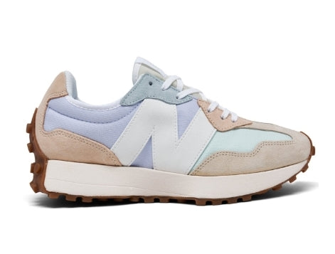 Les baskets New Balance Femme se démarquent par leur esthétique moderne et intemporelle, ainsi que par leur héritage sportif emblématique.