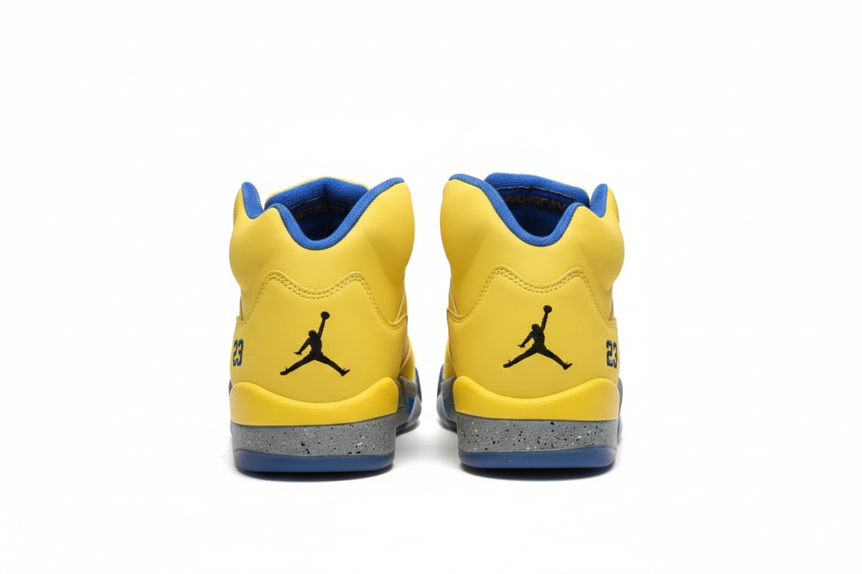 Premièrement, les baskets Air Jordan 5 Femme incarnent un mélange parfait de style audacieux et de performance exceptionnelle.