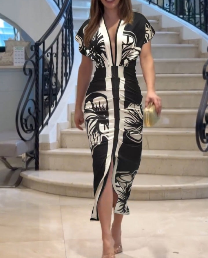 Premièrement : La  Robe moulante vintage baroque à manches longues et décolleté en V plongeant Femme.