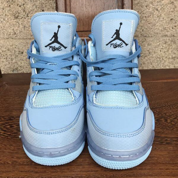 Premièrement : Les baskets Air Jordan 4 Femme se distinguent par leur design iconique et leur capacité à allier style et fonctionnalité.
