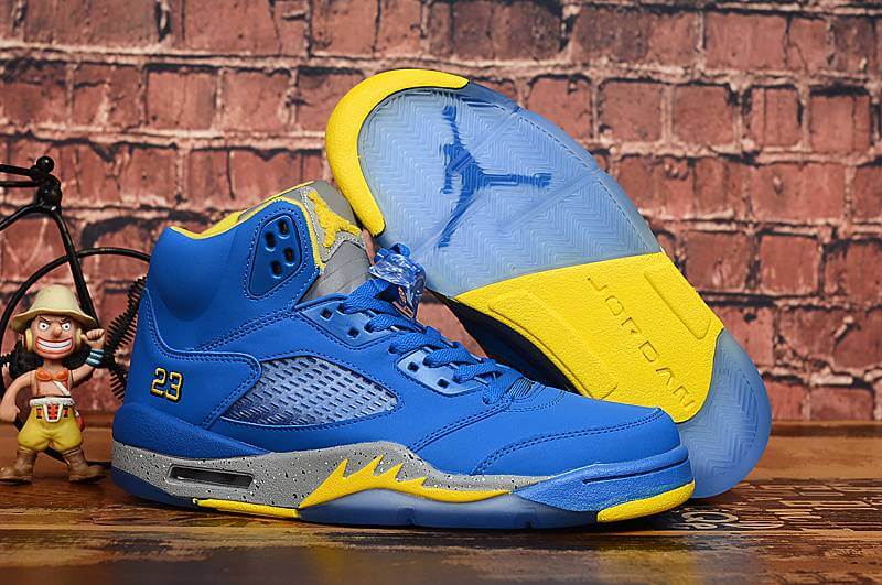Premièrement, les baskets Air Jordan 5 Femme incarnent un mélange parfait de style audacieux et de performance exceptionnelle.