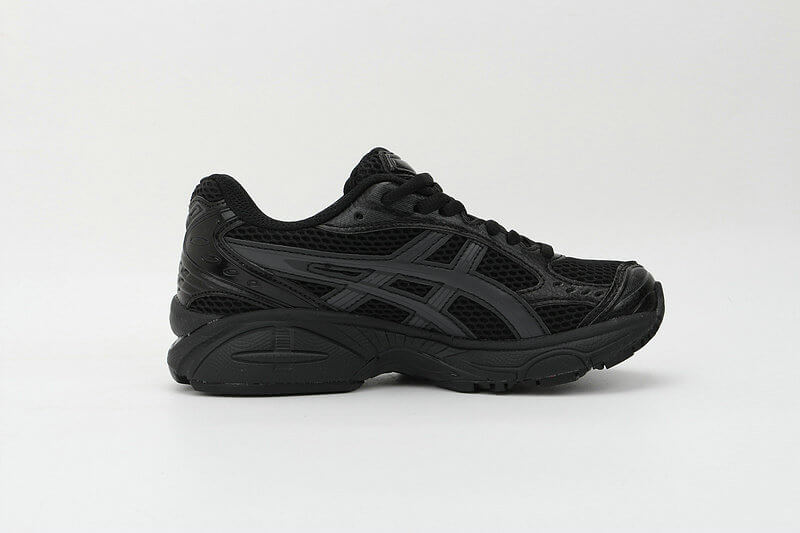 Résultats de l'engagement emblématique de la marque Asics à combiner style et innovation, les sneakers Asics Femme  sont des pièces maîtresses de la mode sportive.