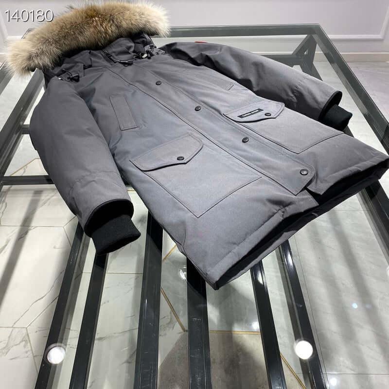 Résultat de l'évolution emblématique de la marque Canada G00se Femme, la Doudoune Canada G00se Femme est un témoignage de l'engagement de Canada G00se à combiner style,