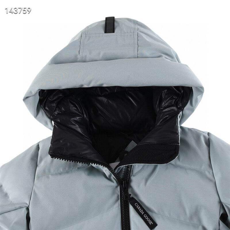 Résultat de l'évolution emblématique de la marque Canada Goose, la doudoune Canada Goose Parka Femme est un témoignage de l'engagement de Canada Goose à combiner style,