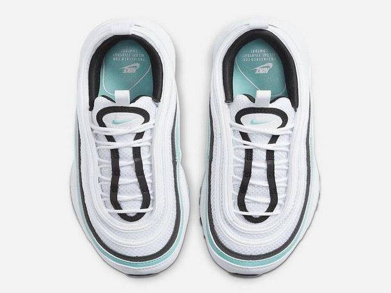 Les baskets Nike Air Max 97 Femme  sont des pièces maîtresses de la mode. Avec un look décontractée style iconique tendance olution emblématique de la ligne Nike, les Nike Air Max 97 sont un témoignage de l'engagement de Nike à combiner style et innovation.