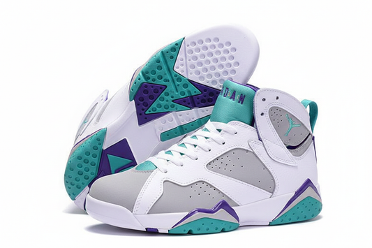 Premièrement, les baskets Air Jordan 7 Femme se distinguent par leur design iconique et leur confort exceptionnel.