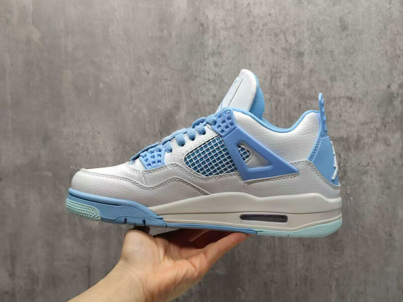 Premièrement : Les baskets Air Jordan 4 Femme se distinguent par leur design iconique et leur capacité à allier style et fonctionnalité.