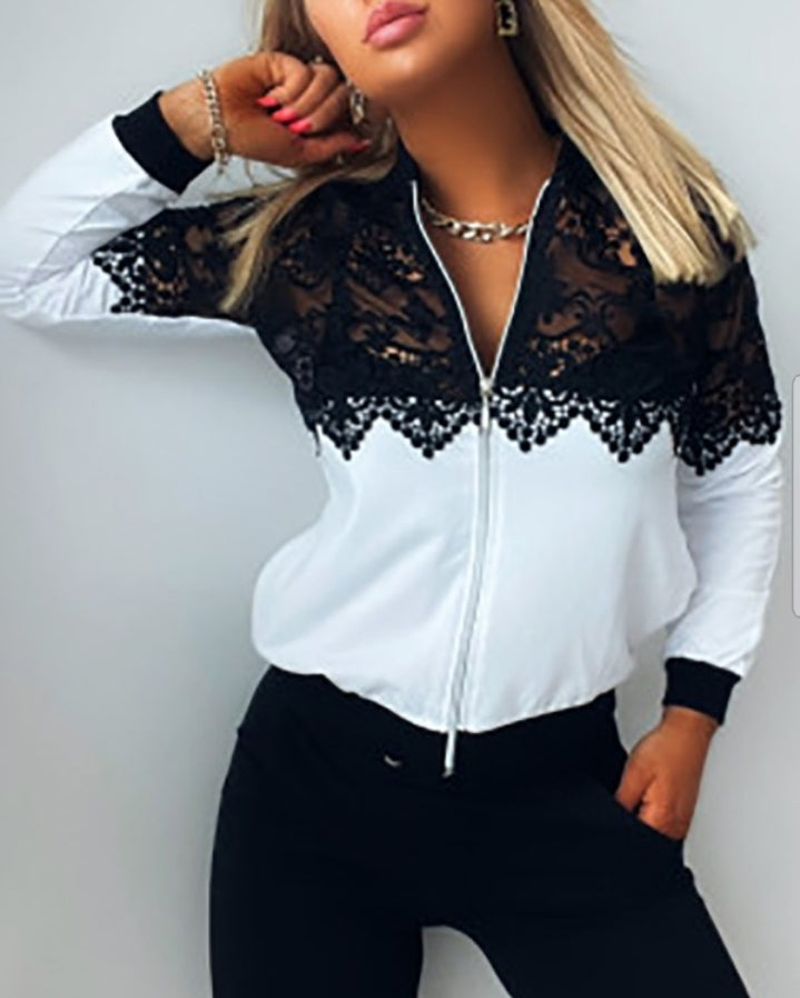Premièrement : Apportez une touche de sophistication et d’élégance à votre garde-robe avec ce Manteau à manches longues et fermeture à glissière en dentelle guipure femme.