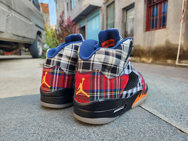 Les baskets Air Jordan 5 Femme permettent de personnaliser votre style tout en bénéficiant d’un confort supérieur.