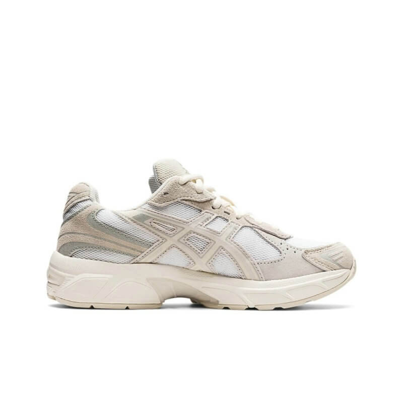 Premièrement :Les baskets Asics  offrent une combinaison parfaite de style et de performance. Leur design élégant et leurs technologies de pointe les rendent idéales pour les coureurs et les amateurs de mode.