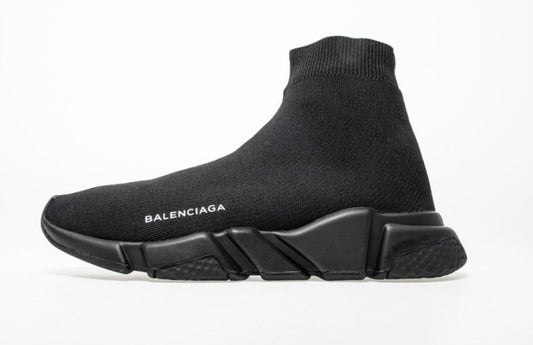 les sneakers Balenciaga Triple S "Beige Green Yellow" Femme sont un témoignage de l'engagement de Balenciaga à combiner style et innovation.