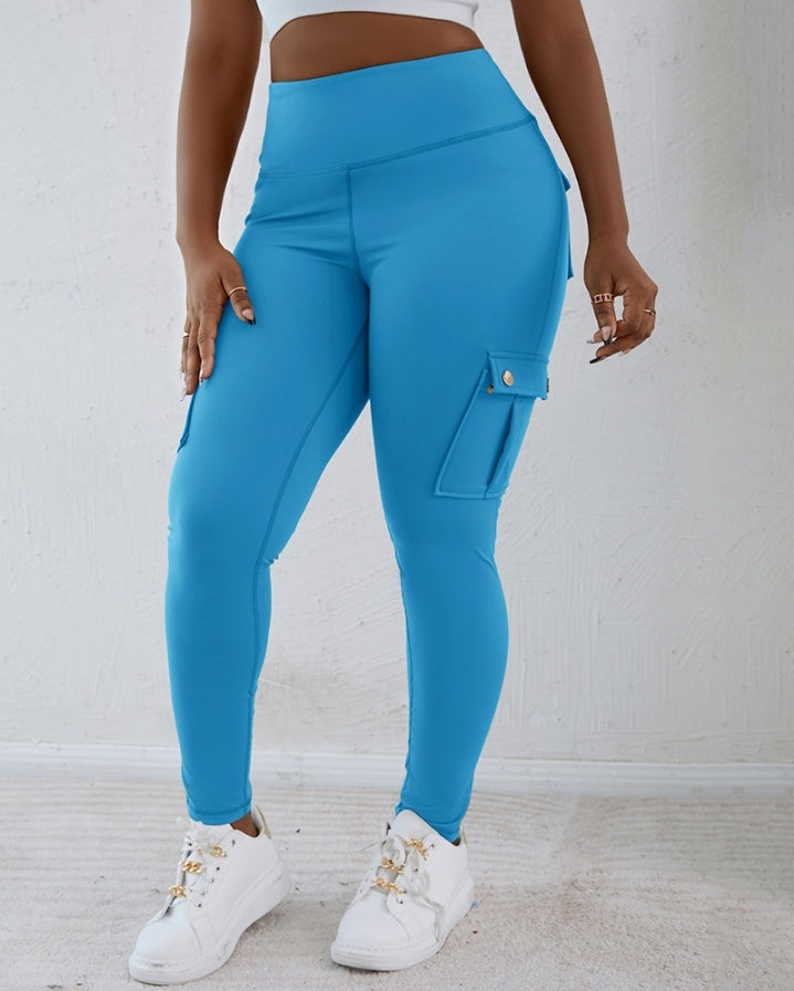 Premièrement : Ce Legging de motard taille haute avec poches à rabat pour soulever les fesses.
