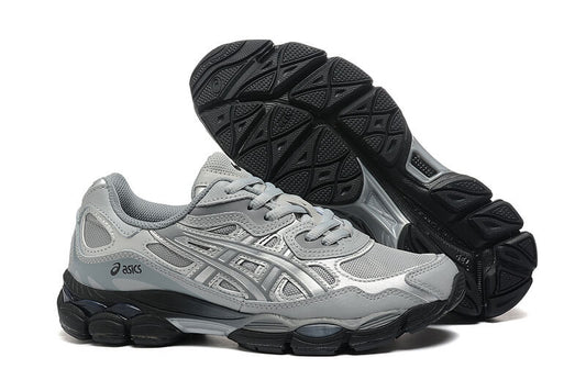 Premièrement :Les baskets Asics  offrent une combinaison parfaite de style et de performance. Leur design élégant et leurs technologies de pointe les rendent idéales pour les coureurs et les amateurs de mode.