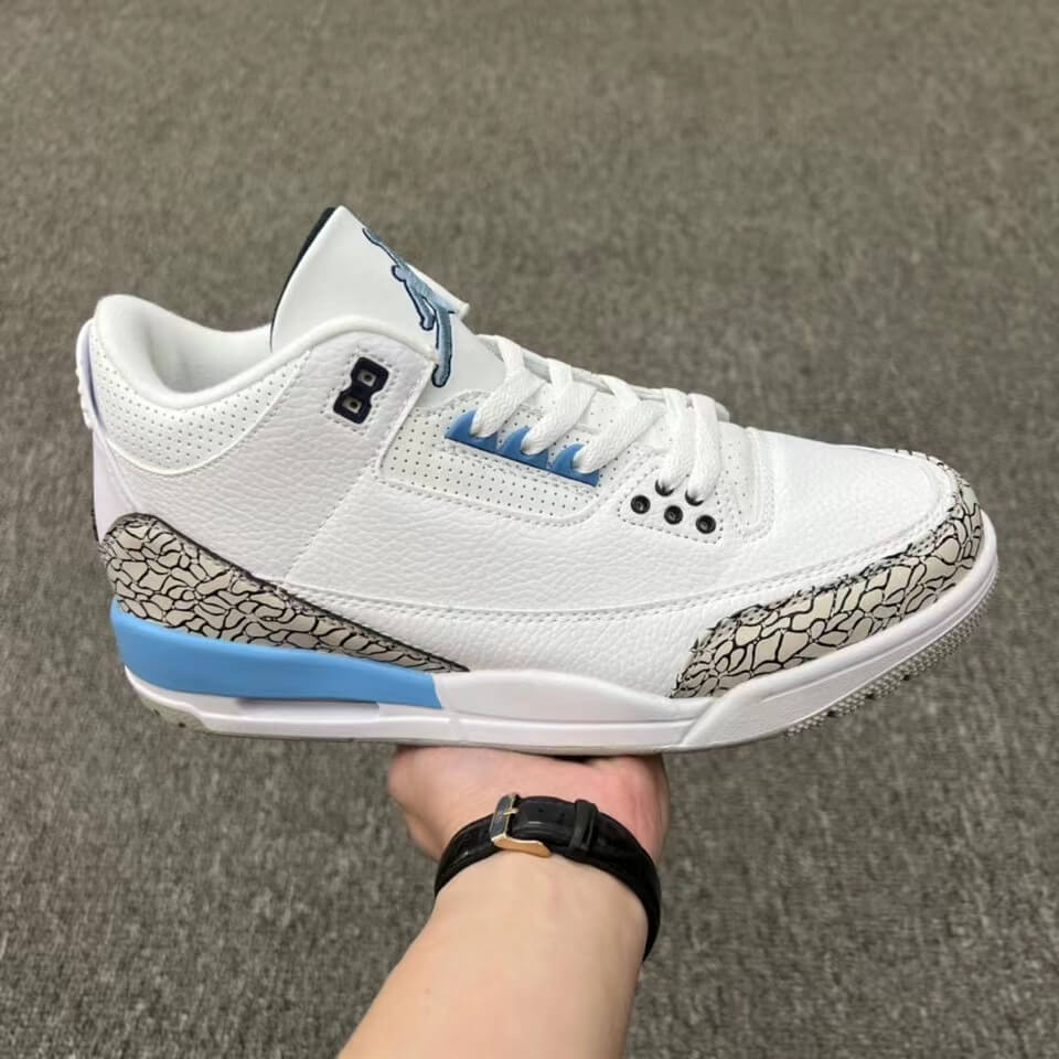 Premièrement, les baskets Air Jordan 3 Femme sont un symbole de style intemporel et de performance de haut niveau.

