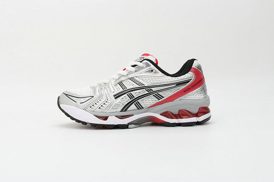 Résultats de l'engagement emblématique de la marque Asics à combiner style et innovation, les sneakers Asics Femme  sont des pièces maîtresses de la mode sportive.
