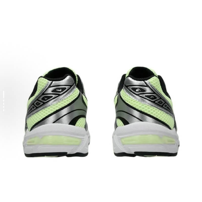Premièrement :Les baskets Asics  offrent une combinaison parfaite de style et de performance. Leur design élégant et leurs technologies de pointe les rendent idéales pour les coureurs et les amateurs de mode.