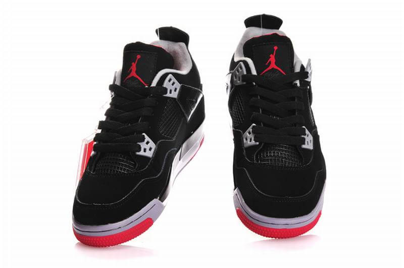 Premièrement : Les baskets Air Jordan 4 Femme se distinguent par leur design iconique et leur capacité à allier style et fonctionnalité.