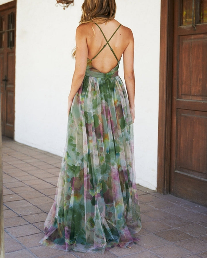 Premièrement : Cette Robe longues à imprimé floral , décolleté plongeant en V , bretelles spaghetti, élégante, taille haute , fente en maille Femme.