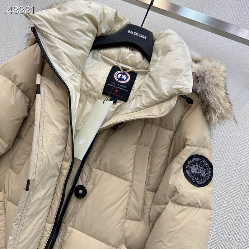 Canada G00se Women's Down Jacket in Beige