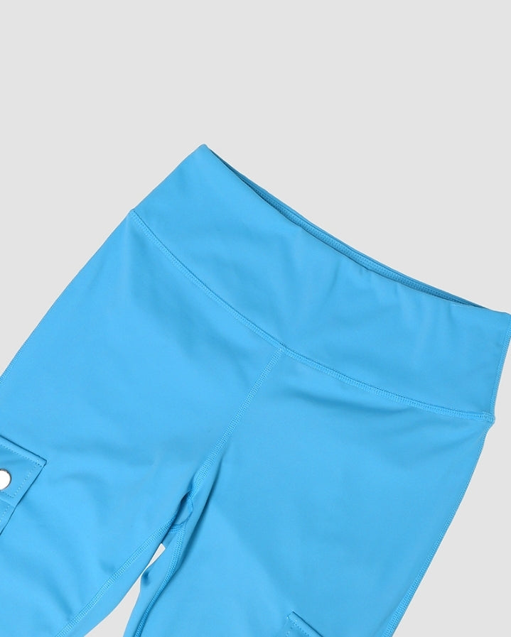 Premièrement : Ce Legging de motard taille haute avec poches à rabat pour soulever les fesses.