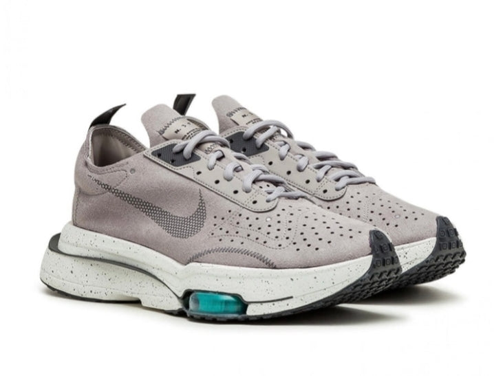 Les baskets Nike Air Zoom Femme se démarquent par leur design sportif et moderne, conçu pour maximiser les performances exceptionnelles 
