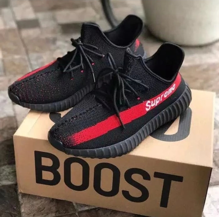 Les  Adidas Yeezy 350 Boost V2 Mono Mist Femme ,  entre Adidas et Kanye West, sont emblématiques pour leur design innovant et leur confort inégalé.