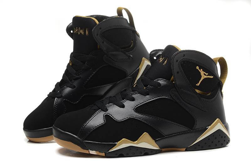Premièrement, les baskets Air Jordan 7 Femme se distinguent par leur design iconique et leur confort exceptionnel.