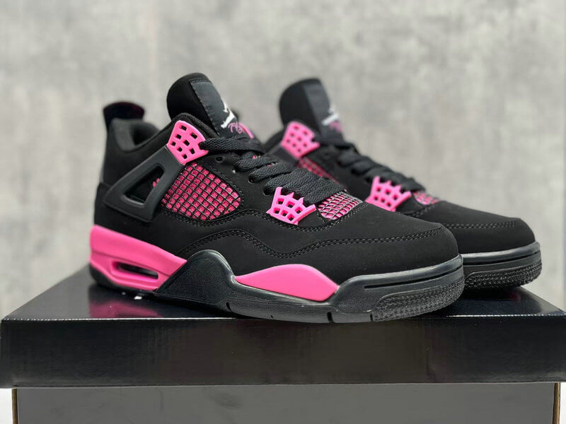 Premièrement : Les baskets Air Jordan 4 Femme se distinguent par leur design iconique et leur capacité à allier style et fonctionnalité.