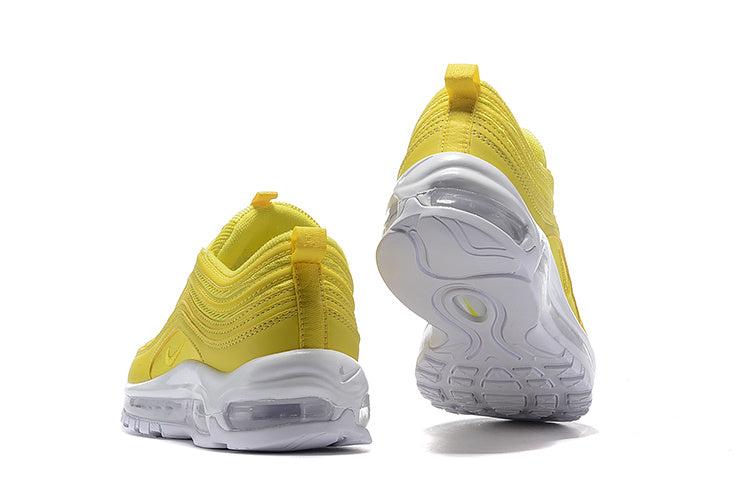 Les baskets Nike Air Max 97 Femme  sont des pièces maîtresses de la mode. Avec un look décontractée style iconique tendance olution emblématique de la ligne Nike, les Nike Air Max 97 sont un témoignage de l'engagement de Nike à combiner style et innovation.
