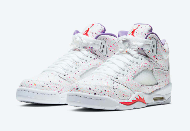 Premièrement, les baskets Air Jordan 5 Femme incarnent un mélange parfait de style audacieux et de performance exceptionnelle.