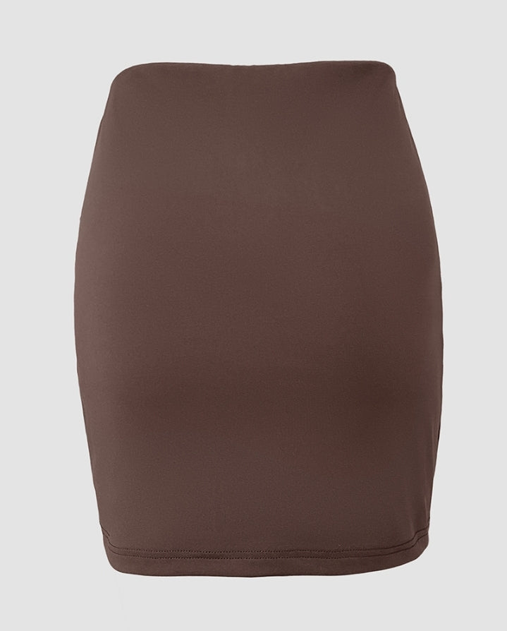 Premièrement : Ce Short froncé décontracté à boutons de couleur unie. 