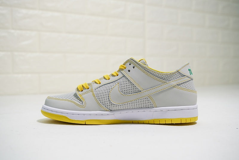 les baskets Nike SB Dunk femme Low sont un témoignage de l'engagement de Nike à combiner style et innovation.