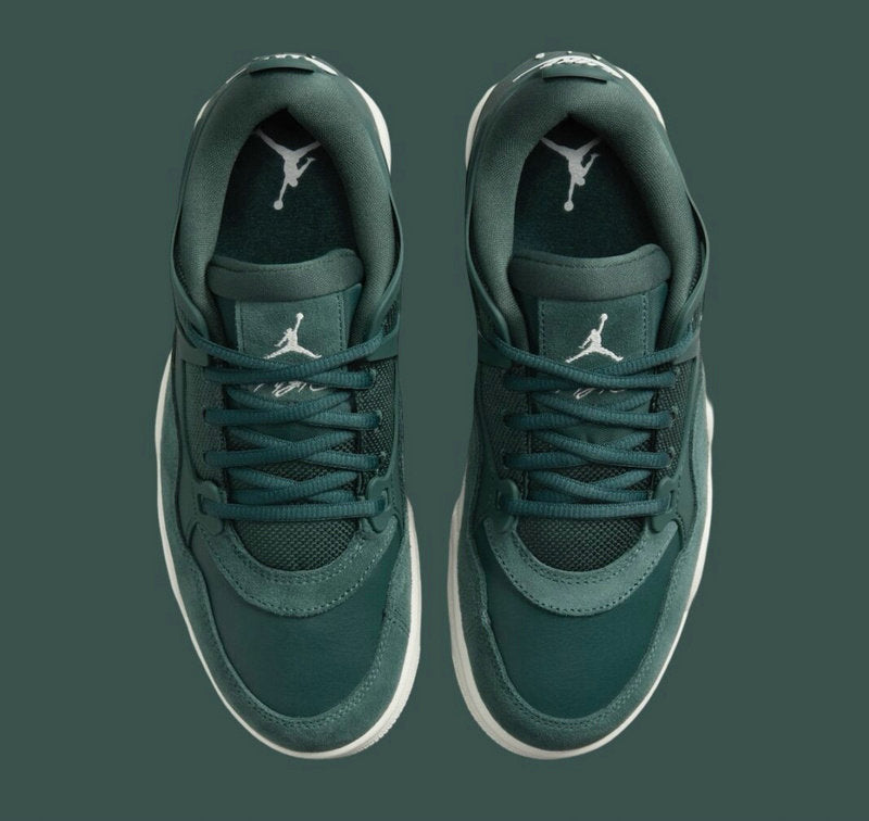 Premièrement : Les baskets Air Jordan 4 Femme se distinguent par leur design iconique et leur capacité à allier style et fonctionnalité.