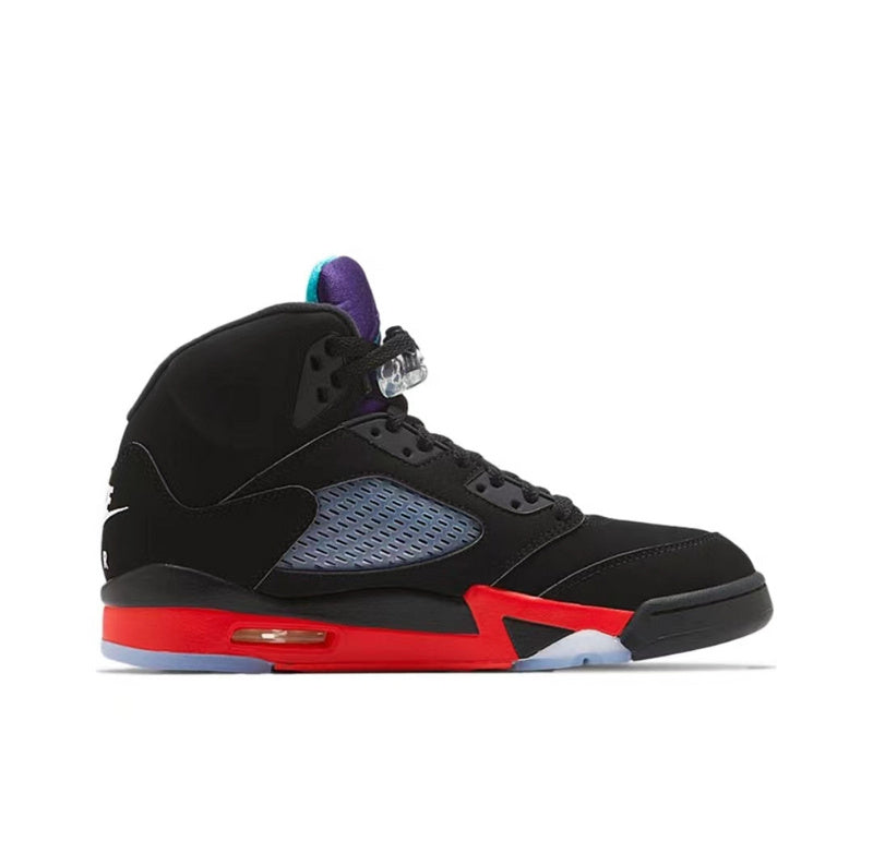 Les baskets Air Jordan 5 Femme permettent de personnaliser votre style tout en bénéficiant d’un confort supérieur.