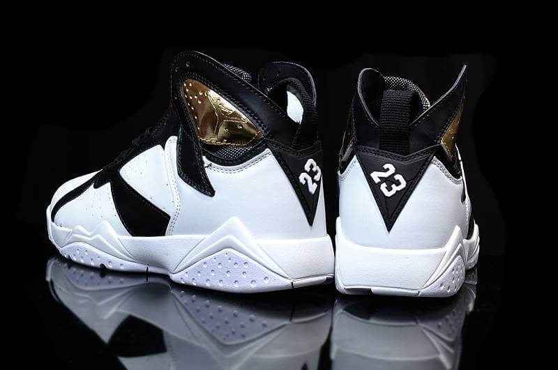 Premièrement, les baskets Air Jordan 7 Femme se distinguent par leur design iconique et leur confort exceptionnel.