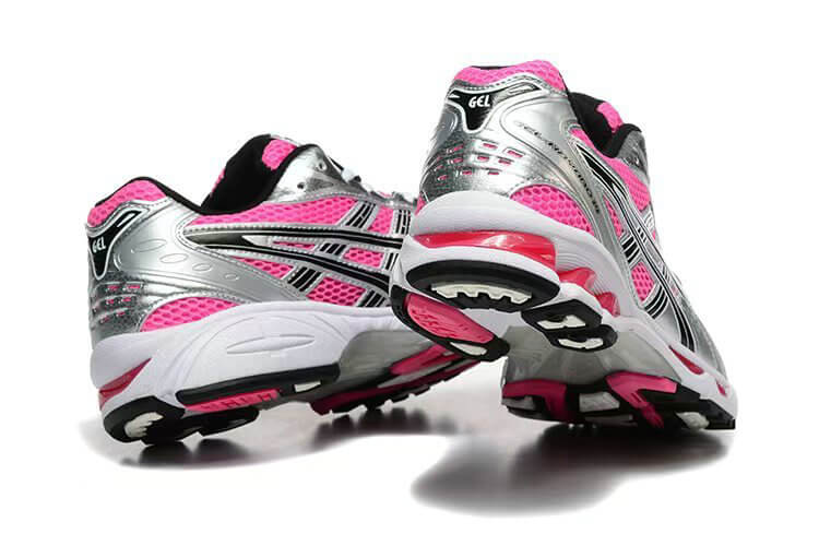 Premièrement :Les baskets Asics GEL-KAYANO offrent une combinaison parfaite de style et de performance.