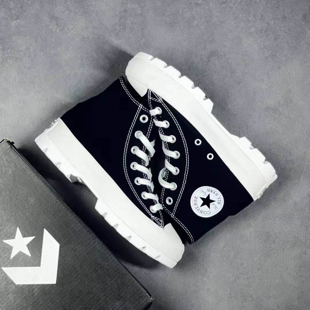 Premièrement : Les baskets Converse Femme se distinguent par leur design iconique et leur esthétique vintage.