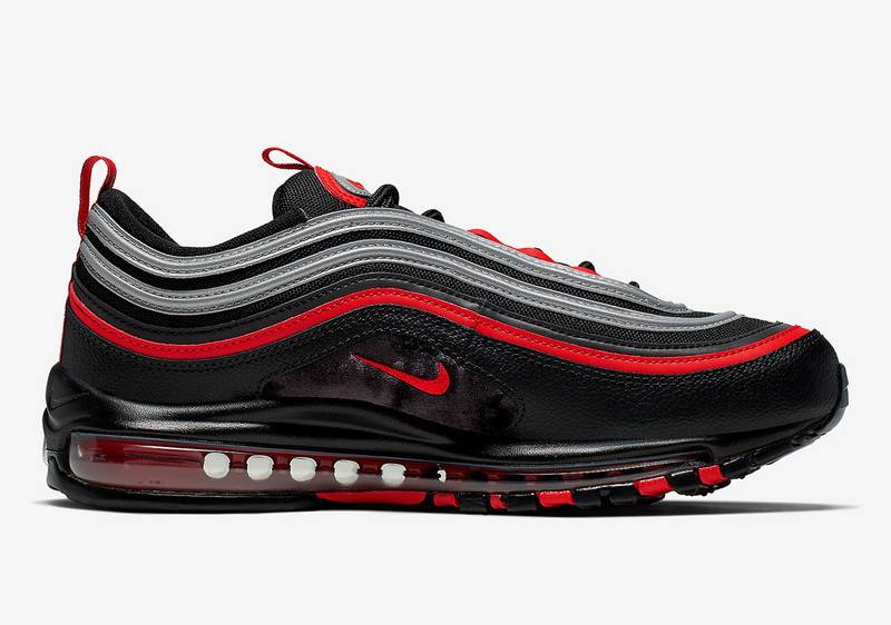 Premièrement, les baskets Nike Air Max 97 Femme incarnent un design emblématique et audacieux.