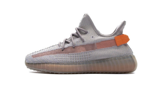 Les  Adidas Yeezy 350 Boost V2 Mono Mist Femme ,  entre Adidas et Kanye West, sont emblématiques pour leur design innovant et leur confort inégalé.