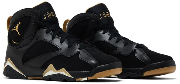 Baskets air Jordan 7 femme Retro Golden Moments  noir