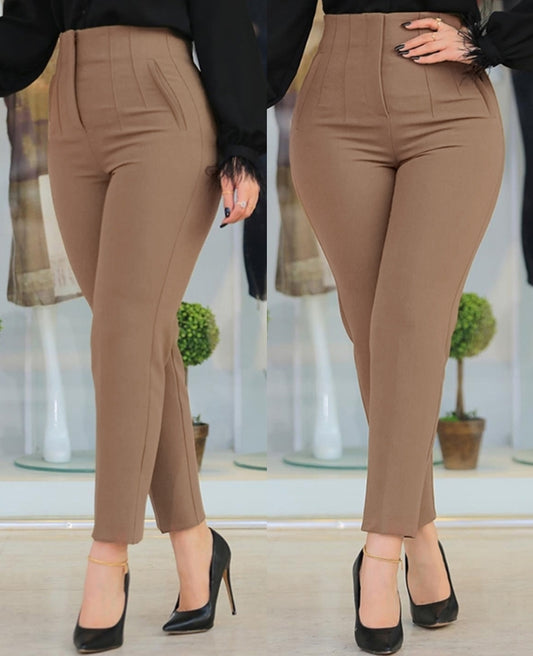 Premièrement : Ce Pantalon de travail court taille haute Femme .