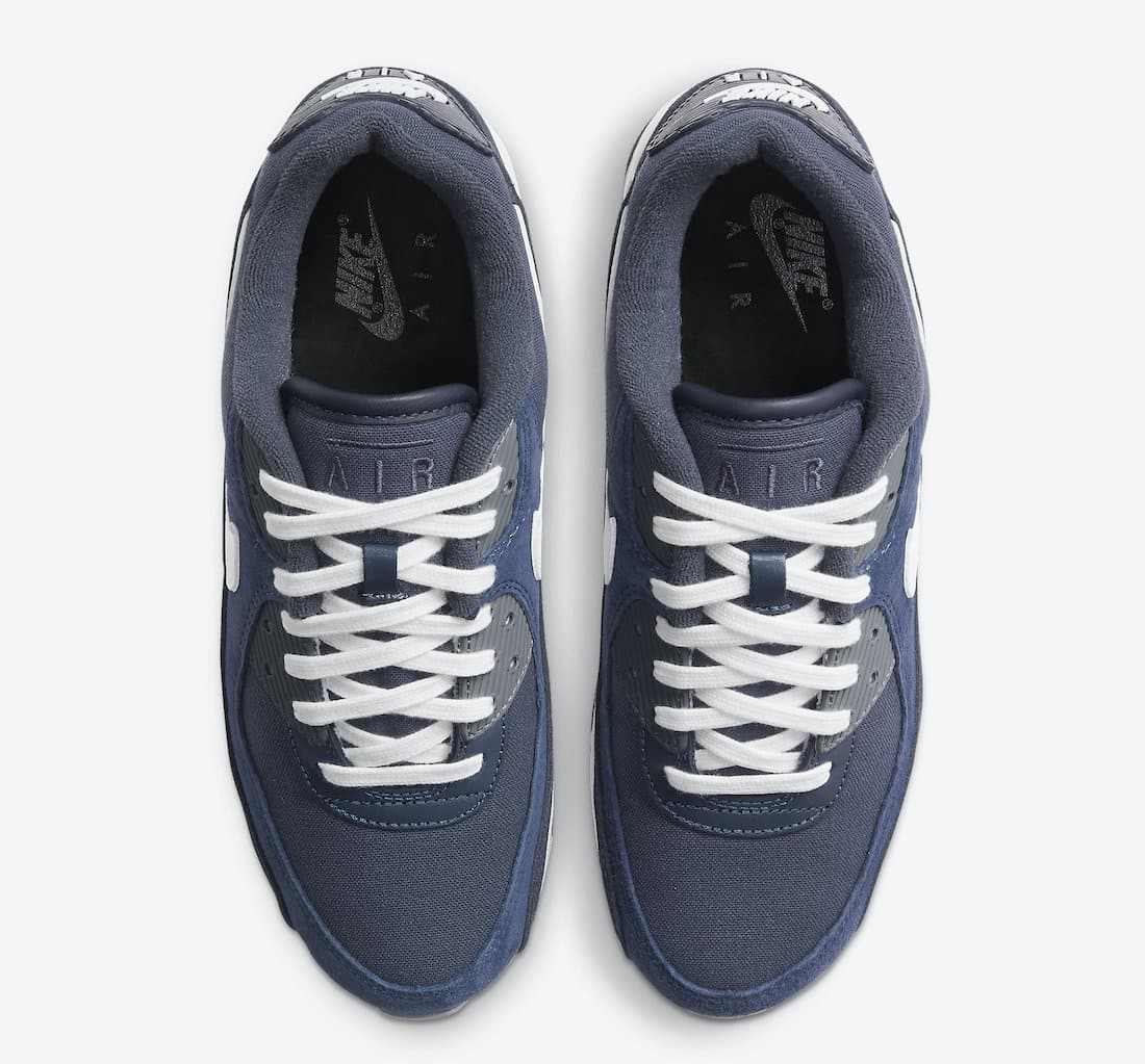 Les baskets Nike Air Max 90 Futura sont des pièces maîtresses de la mode.