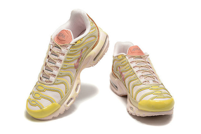 Résultats de l'évolution emblématique de la ligne Nike, les Nike TN Air Max Plus Femme sont un témoignage de l'engagement de Nike à combiner style et innovation.