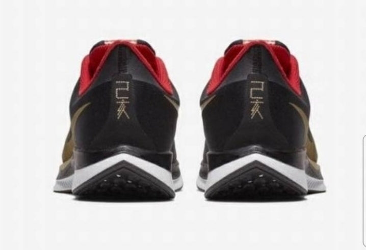 Les baskets Nike Air Zoom Femme se démarquent par leur design sportif et moderne, conçu pour maximiser les performances exceptionnelles 