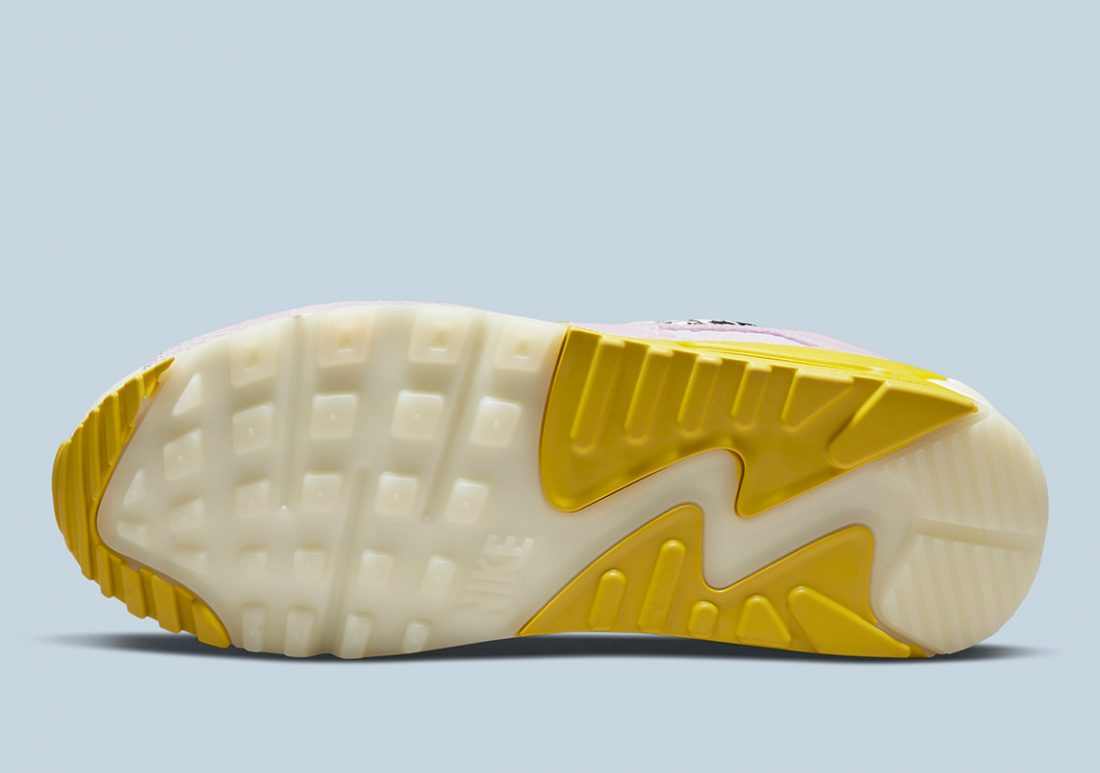 Les baskets Nike Air Max 90 Futura sont des pièces maîtresses de la mode.